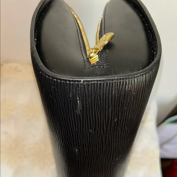 Louis Vuitton Black Leather Pouch with Gold Details - Picture 15 of 16